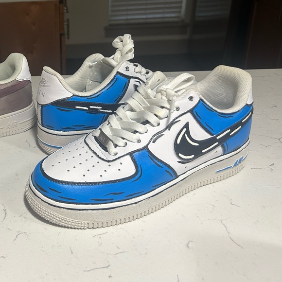 Cartoon Nike Air Force 1 - Picture 3 of 3